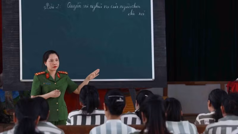 Lớp học tái hòa nhập cộng đồng tại Trại giam số 6 (C10).