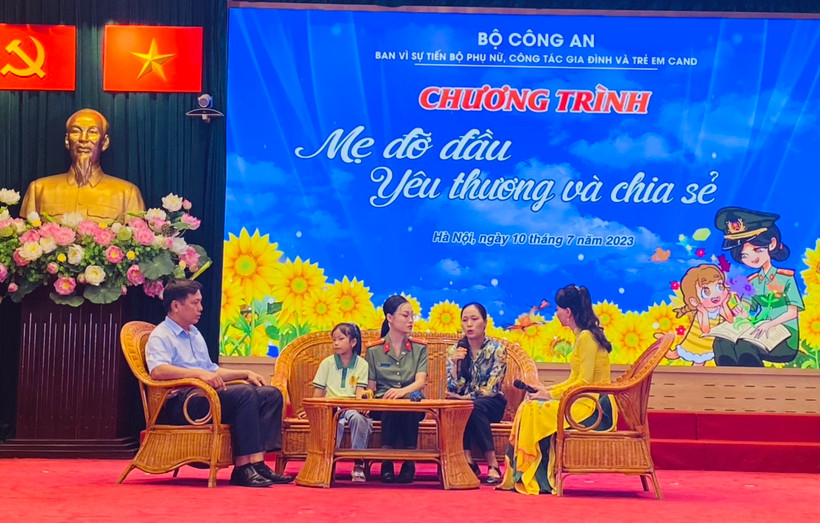 Giao lưu tại chương trình.