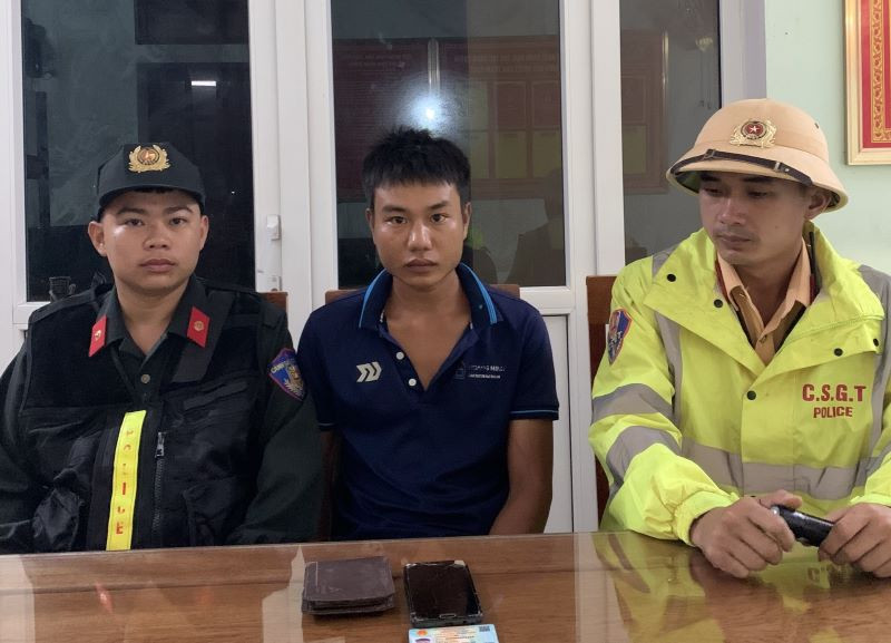 Đối tượng Cao Bá Khoa bị lực lượng chức năng bắt giữ.