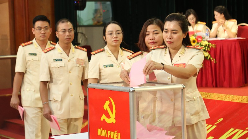 Đại hội tiến hành bầu cử Ban Chấp hành Đảng bộ Phòng An ninh kinh tế nhiệm kỳ 2025-2030.