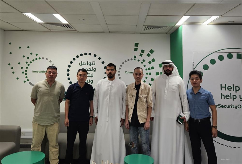 INTERPOL Việt Nam tiếp nhận đối tượng Đặng Quốc Huy để dẫn giải từ UAE về Việt Nam.