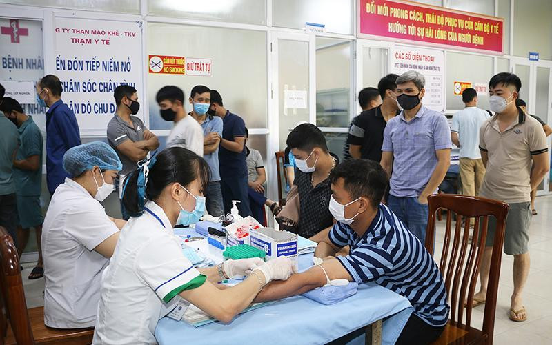 Công ty Than Mạo Khê tổ chức khám, chữa bệnh, chăm sóc sức khỏe cho người lao động.