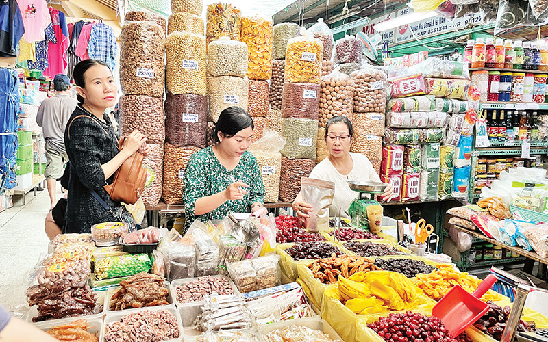 Một góc chợ Bình Tây.