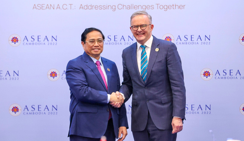 Thủ tướng Phạm Minh Chính gặp Thủ tướng Australia Anthony Albanese nhân dịp Hội nghị Cấp cao ASEAN lần thứ 41 tại Campuchia, tháng 11/2022. Ảnh: VGP/Nhật Bắc