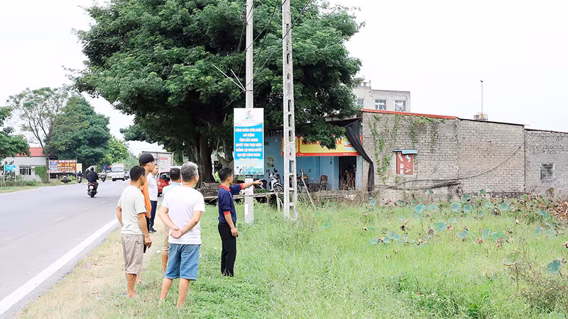 Khu đất người dân thôn Đông đã mua làm đất ở nhưng không được chuyển mục đích sử dụng.