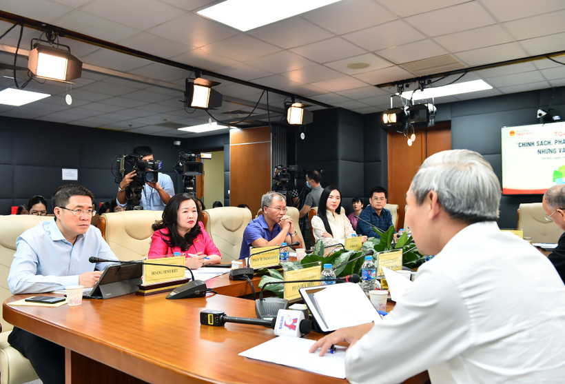 Quang cảnh tọa đàm