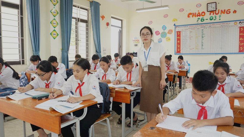 Nhà giáo tích cực sẽ khơi dậy tinh thần học tập, rèn luyện của học sinh. Ảnh: Văn Học