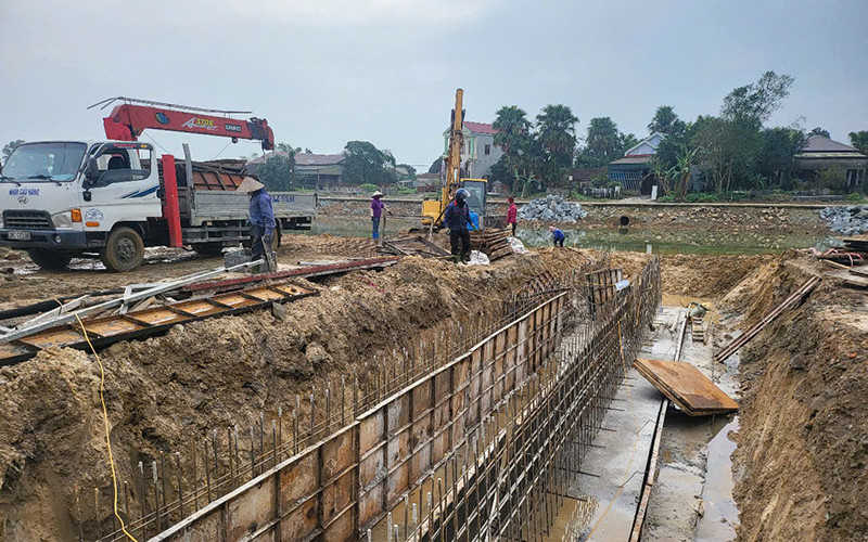 Các đơn vị thi công tập trung nguồn lực phấn đấu ngày 1/5/2025 hoàn thành gói thầu xây dựng thuộc dự án Phát triển tổng hợp các đô thị động lực - Tiểu dự án đô thị Kỳ Anh.