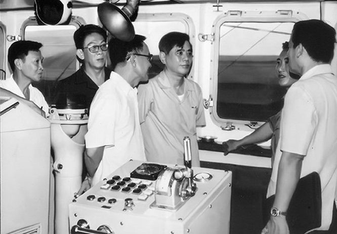 Đồng chí Nguyễn Văn Linh thăm và làm việc tại Công ty vận tải Biển Sài Gòn. (Nguồn: Gia đình cung cấp)