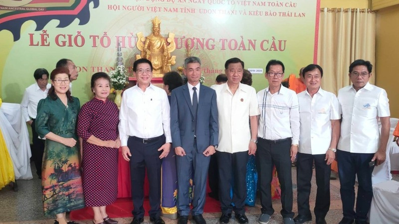 Kiều bào tại Thái Lan cùng nhau hướng về cội nguồn, quê hương. (Ảnh: CTV)