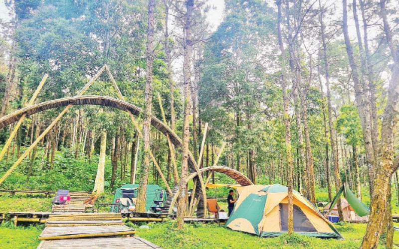 Khách du lịch được sống gần với thiên nhiên tại Khu du lịch Thiên Sơn-Suối Ngà (huyện Ba Vì, Hà Nội).