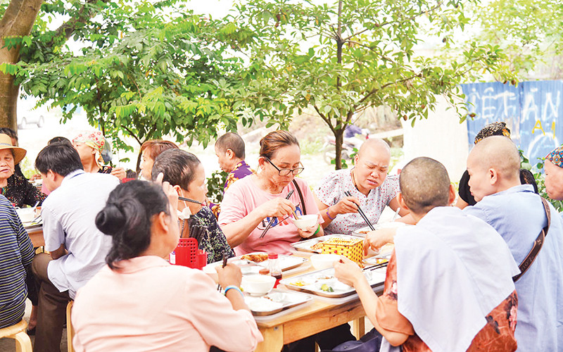 Quán Nụ cười Shinbi - cơm 2k mang đến niềm vui cho nhiều bệnh nhân ung thư.