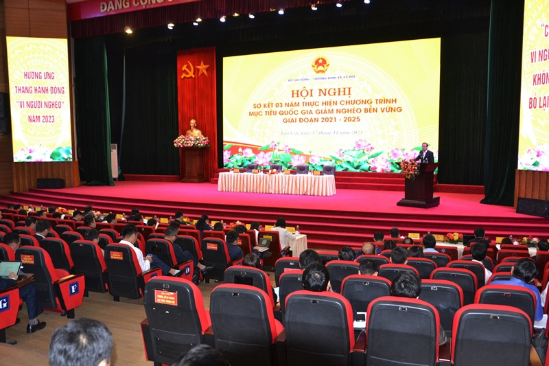 Hội nghị sơ kết 3 năm thực hiện Chương trình Mục tiêu quốc gia giảm nghèo nhanh, bền vững giai đoạn 2021-2025, tại thành phố Lào Cai. (Ảnh: QUỐC HỒNG)