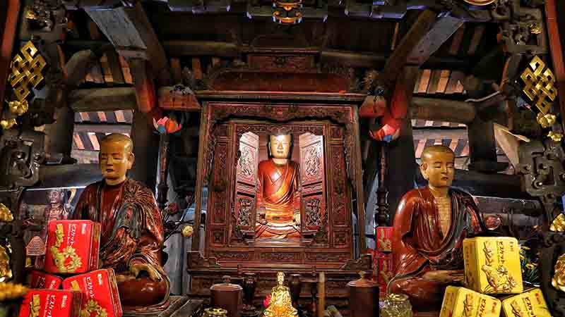  Bộ tượng Tam Tổ Trúc Lâm trong chùa là bảo vật quốc gia.