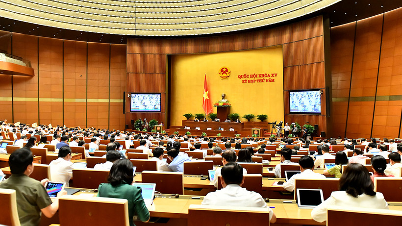 Các đại biểu tham dự kỳ họp thứ 5, Quốc hội khóa XV tại hội trường Diên Hồng. (Ảnh NGUYỄN ĐĂNG) 