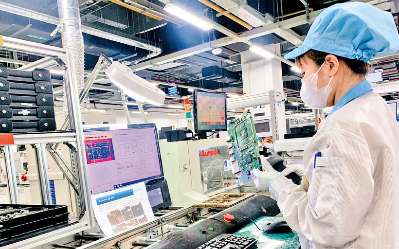 Sản xuất tại nhà máy của Công ty Pegatron trong khu công nghiệp DEEP-C Hải Phòng.