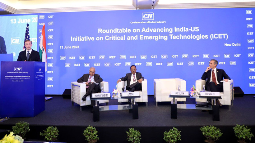 Các quan chức Mỹ và Ấn Ðộ tham dự cuộc tọa đàm về hợp tác công nghệ.