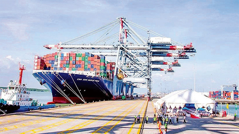 Tàu container lớn nhất thế giới cập cảng Cái Mép, thị xã Phú Mỹ, tỉnh Bà Rịa-Vũng Tàu.
