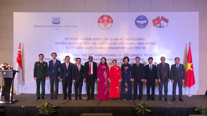 Các đại biểu tham dự lễ kỷ niệm.