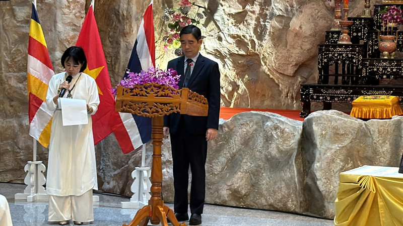 Đại sứ Việt Nam tại Thái Lan Phạm Việt Hùng phát biểu tại buổi lễ.