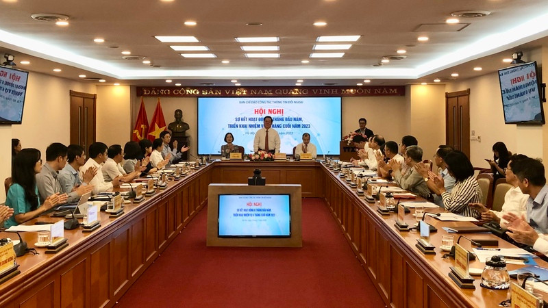 Toàn cảnh hội nghị sơ kết.