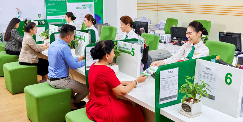 Các ngân hàng thương mại chủ động phát triển hàng loạt sản phẩm mới đi kèm dịch vụ hóa hỗ trợ nhằm nâng cao tính cạnh tranh. 