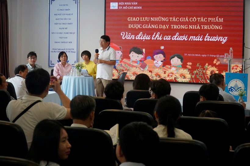 Hình ảnh tại sự kiện Giao lưu với các tác giả có tác phẩm thơ được giảng dạy trong nhà trường, do Hội Nhà văn Thành phố Hồ Chí Minh tổ chức, nhân Ngày thơ Việt Nam 2025. Ảnh: Nguyên Hùng 