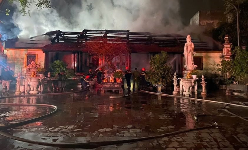 Di tích quốc gia Chùa Làng Vẽ bị cháy sáng 10/2.