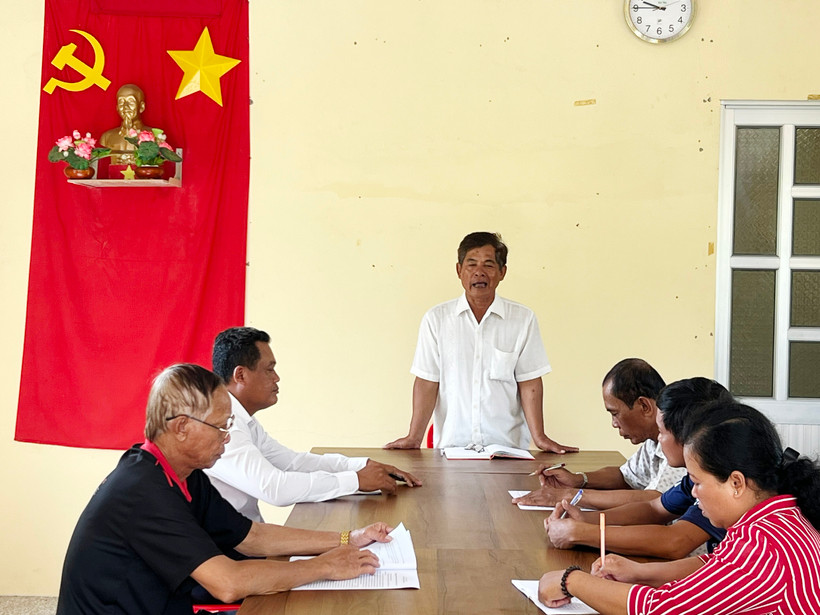 Đảng viên người Khmer làm theo gương Bác