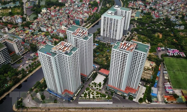 Dư thừa nguồn cung phân khúc cao cấp, thiếu hụt căn hộ giá rẻ, nhà ở xã hội… đang là vấn đề đặt ra. Ảnh: TTXVN