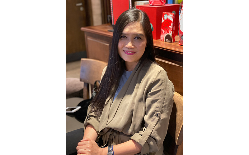 Bà Dương Thu Hằng, Giám đốc Hanoi Studio Gallery