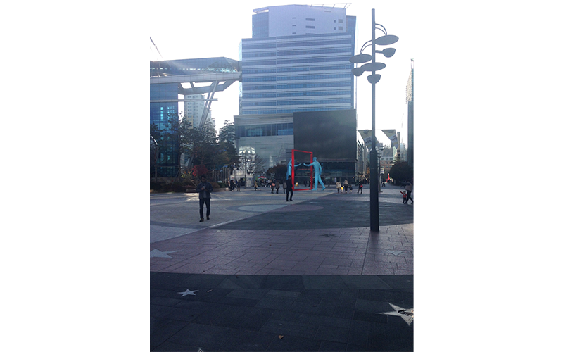 Một tác phẩm nghệ thuật công cộng kết nối các khối nhà thuộc tổ hợp phát thanh-truyền hình MBC, thủ đô Seoul, Hàn Quốc. Ảnh: An Trung