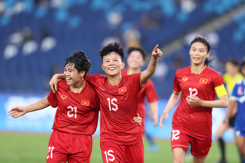 Sau những thành tích đáng khích lệ, bóng đá nữ Việt Nam cần tiếp tục thúc đẩy công tác xã hội hóa để phát triển hơn nữa trong thời gian tới. Ảnh: NGÂN GIANG