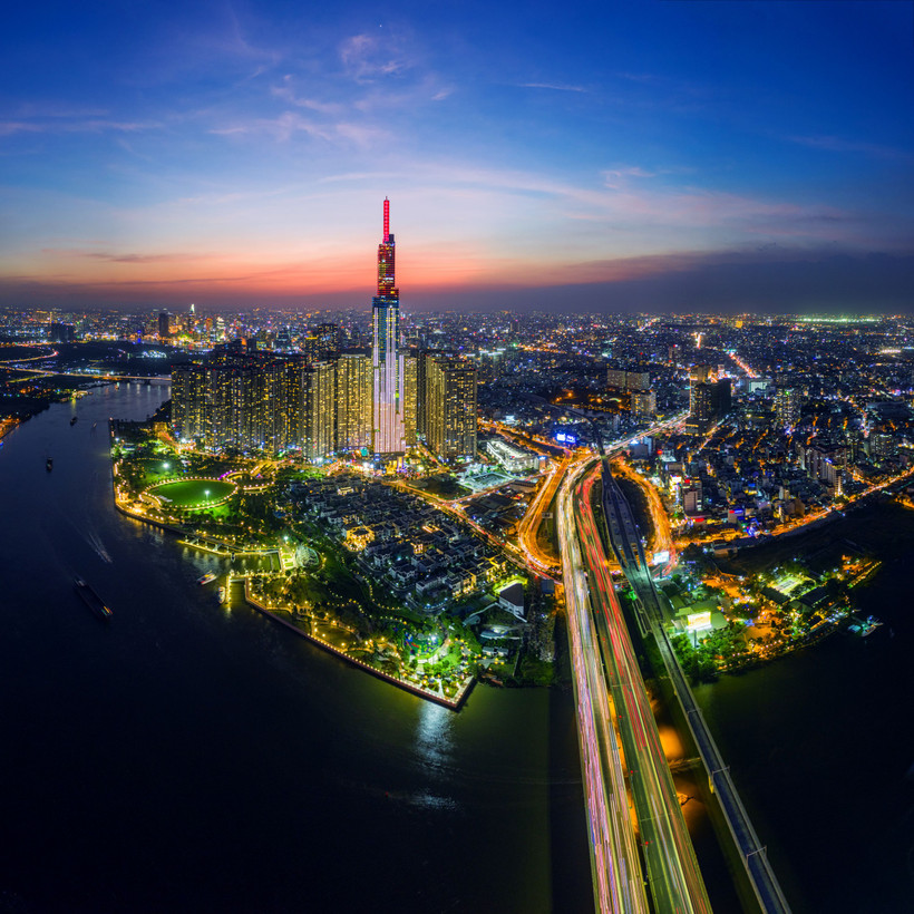 Một góc TP Hồ Chí Minh trong đêm, nhìn từ trên cao. Ảnh: TẤN TUẤN