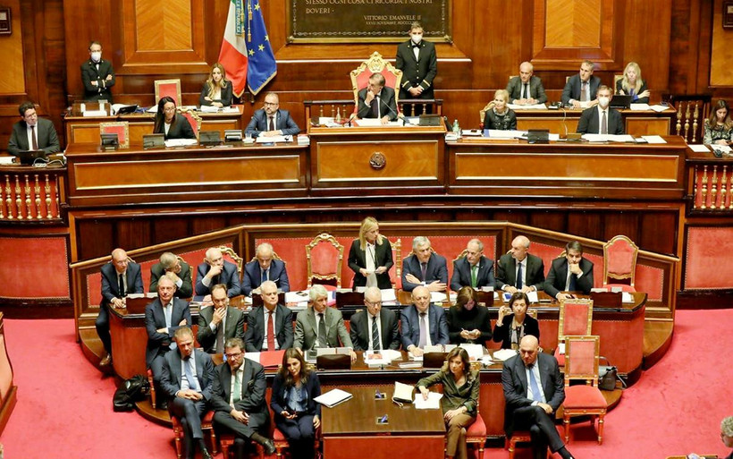 Chính phủ mới của Italia tiếp tục giành được tín nhiệm