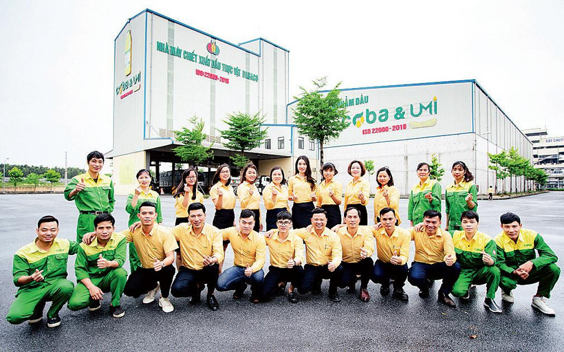 Công nhân viên Nhà máy chiết xuất dầu thực vật Dabaco.