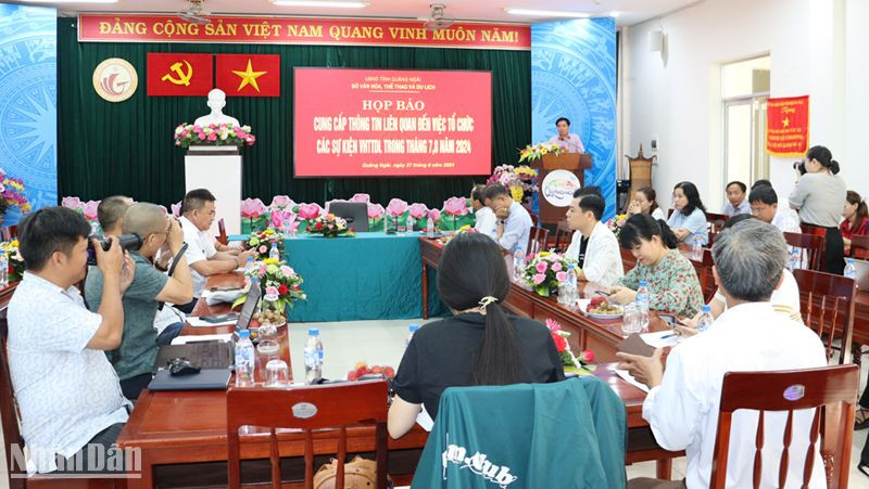 Quang cảnh buổi họp báo.