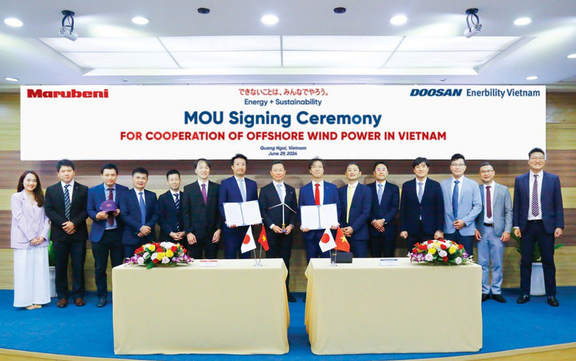 Quang cảnh ký kết hợp tác giữa Doosan Vina với Tập đoàn Marubeni phát triển điện gió ngoài khơi tại Việt Nam. 