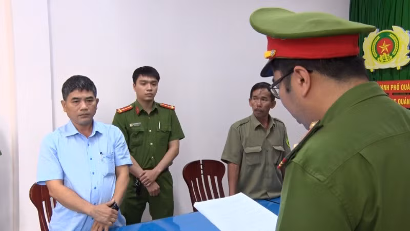 Bị can Nguyễn Phạm Trọng Nghĩa, nguyên Phó Trưởng Ban Quản lý Khu Kinh tế Dung Quất và các khu công nghiệp tỉnh Quảng Ngãi bị khởi tố bổ sung tội “Lạm dụng chức vụ, quyền hạn chiếm đoạt tài sản”.