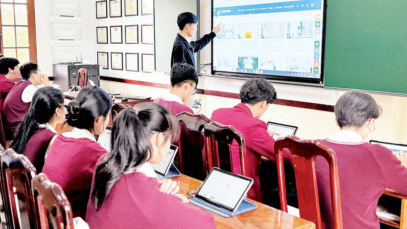 Phòng học thông minh tại Trường THPT chuyên Thăng Long-Đà Lạt.
