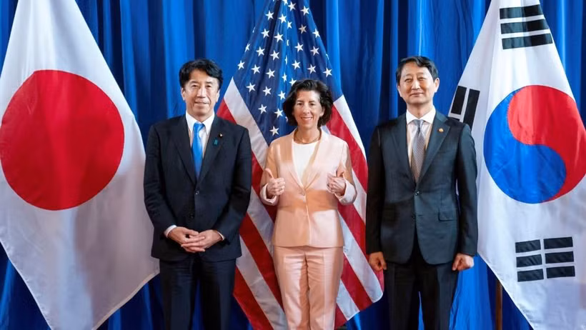 Các bộ trưởng của Mỹ, Nhật Bản và Hàn Quốc họp về hợp tác an ninh, kinh tế. (Ảnh REUTERS)