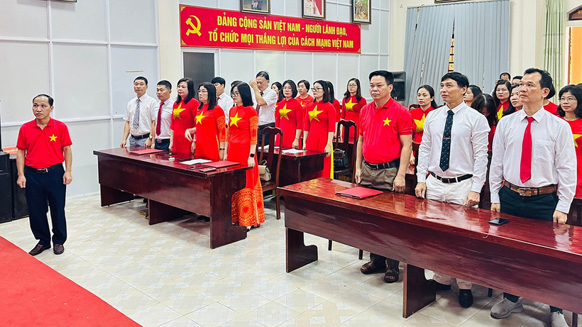 Chi bộ Sở Nội vụ tỉnh Bắc Kạn tổ chức sinh hoạt chuyên đề (Ảnh ÐĂNG HẢI)