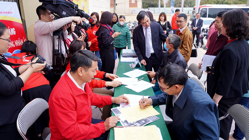 Nhiều người dân ở huyện Kim Sơn, tỉnh Ninh Bình đăng ký hiến mô, tạng sau khi qua đời. (Ảnh THANH HẢI)