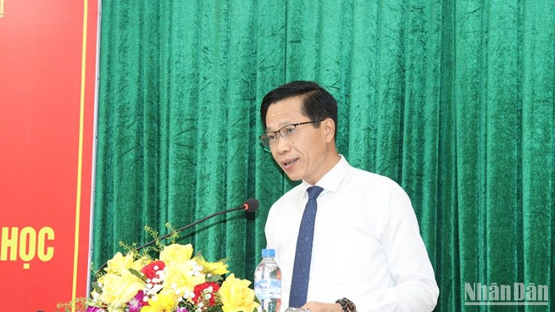 Phó Giáo sư, Tiến sĩ Hoàng Phúc Lâm, Phó Giám đốc Học viện chính trị Quốc gia Hồ Chí Minh phát biểu tại lễ khai giảng lớp bồi dưỡng.