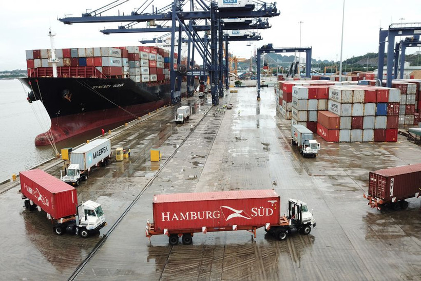 Hệ thống cảng biển đóng vai trò quan trọng đối với hoạt động xuất nhập khẩu của Việt Nam. 