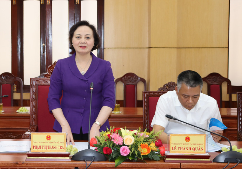 Bộ trưởng Nội vụ Phạm Thị Thanh Trà phát biểu tại buổi làm việc. 