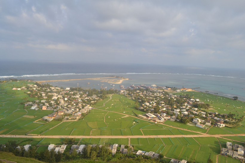 Lý Sơn cần phải chấn chỉnh, tăng cường quản lý nhà nước về đất đai, trật tự xây dựng.