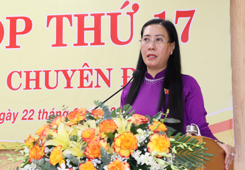 Đồng chí Bùi Thị Quỳnh Vân, Ủy viên Trung ương Đảng, Bí thư Tỉnh ủy, Chủ tịch Hội đồng nhân dân tỉnh Quảng Ngãi phát biểu bế mạc kỳ họp.