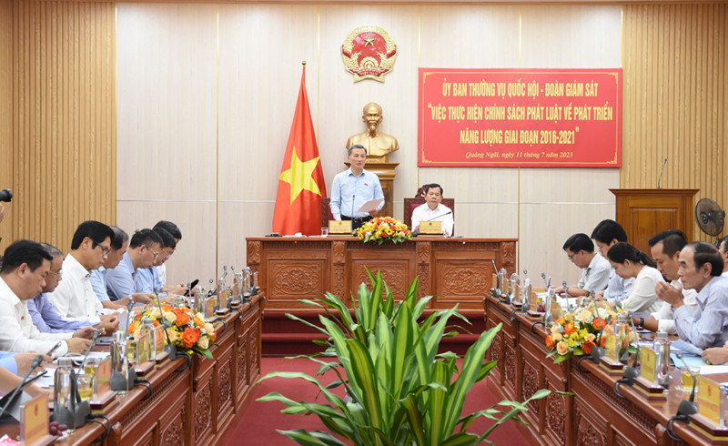 Chủ nhiệm Ủy ban Khoa học, Công nghệ và Môi trường Quốc hội Lê Quang Huy phát biểu tại buổi làm việc với Ủy ban nhân dân tỉnh Quảng Ngãi.