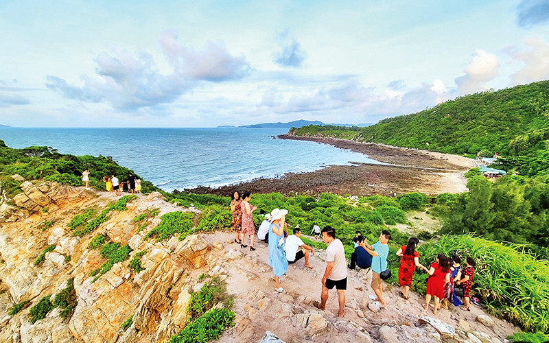 Du lịch trải nghiệm, khám phá ngày càng thu hút du khách, nhất là các tuyến đảo của Quảng Ninh.